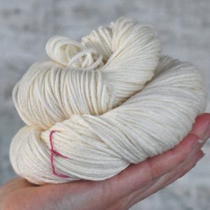 未染色毛线 中等粗细 DK - 49204A 100%超水洗美利奴 100克 225米