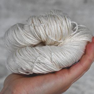 未染色毛线 中等粗细 DK - 49209 50%超水洗美利奴 50%真丝 100克212米