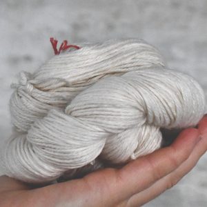 未染色毛线 中等粗细 DK - 49210 70%婴羊驼 20%真丝 10%羊绒 100克 225米
