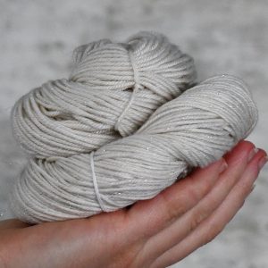 未染色毛线 中等粗细 DK - 49216 75%超细纤维美利奴 20%真丝 5%亮丝 100克 212米