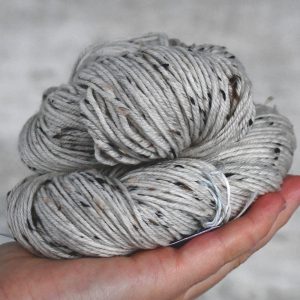 未染色毛线 中等粗细 DK - 49219 85%超水洗美利奴 15%花点 100克 212米
