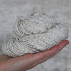 未染色毛线 中等粗细 DK - 49234 75%超水洗美利奴 20%尼龙 5%亮丝 袜子线 100克 212米