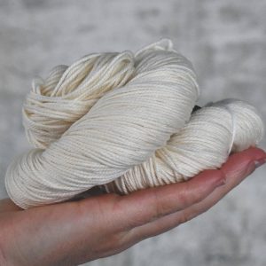 未染色毛线 中等粗细 DK - 49237 100.5微米超水洗美利奴 100克 225米