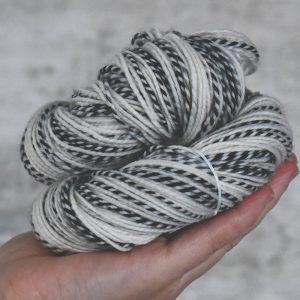 未染色毛线 中等粗细 DK - 49240 80%超水洗美利奴 20%尼龙 袜子线 100克 225米
