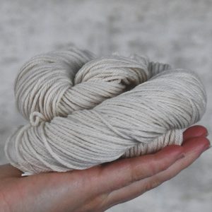 未染色毛线 中等粗细 DK - 49242 100%非超水洗20.5微米美利奴 100克 200米