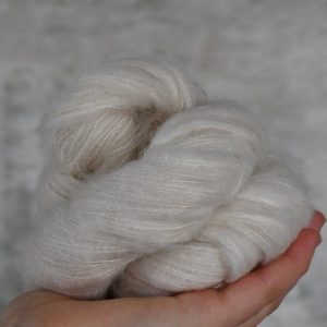 未染色毛线 蕾丝线 - 49056 65%婴苏里羊驼 35%丝 50克 400米